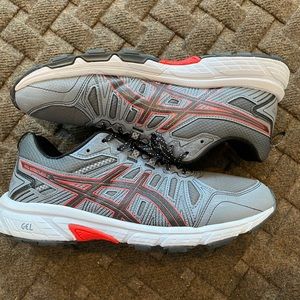 ASICS running/work out shoes